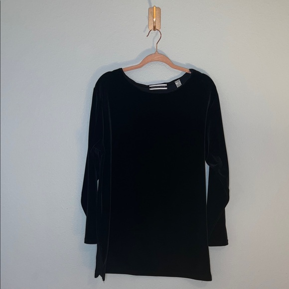 Women’s Black Velvet Dress 🖤 - Picture 2 of 4